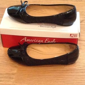 Children's size 4 patent leather shoes